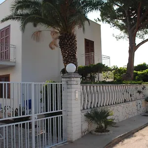 https://villa-smeralda-san-vito-lo-capo.sicilyhotelsitaly.net
